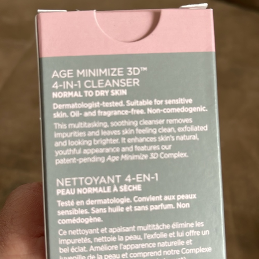 NIB Mary Kay Age Minimize 3D cleanser. Normal - Picture 3 of 3